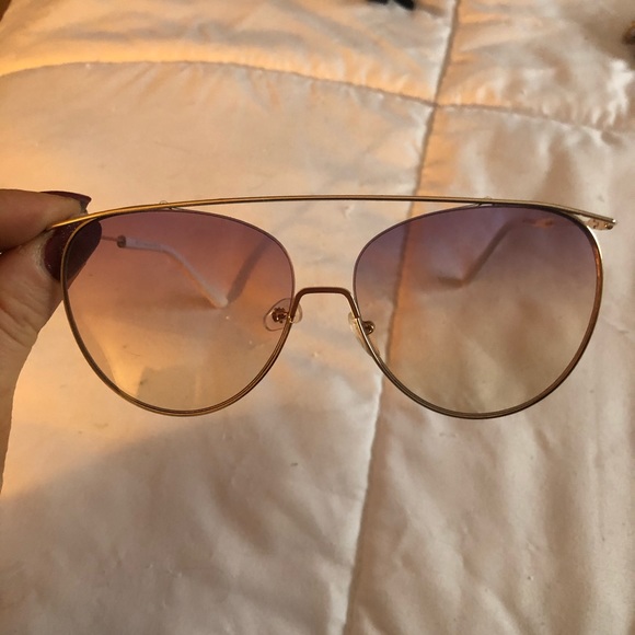Oversized white frame purple lense sunglasses - Picture 2 of 3
